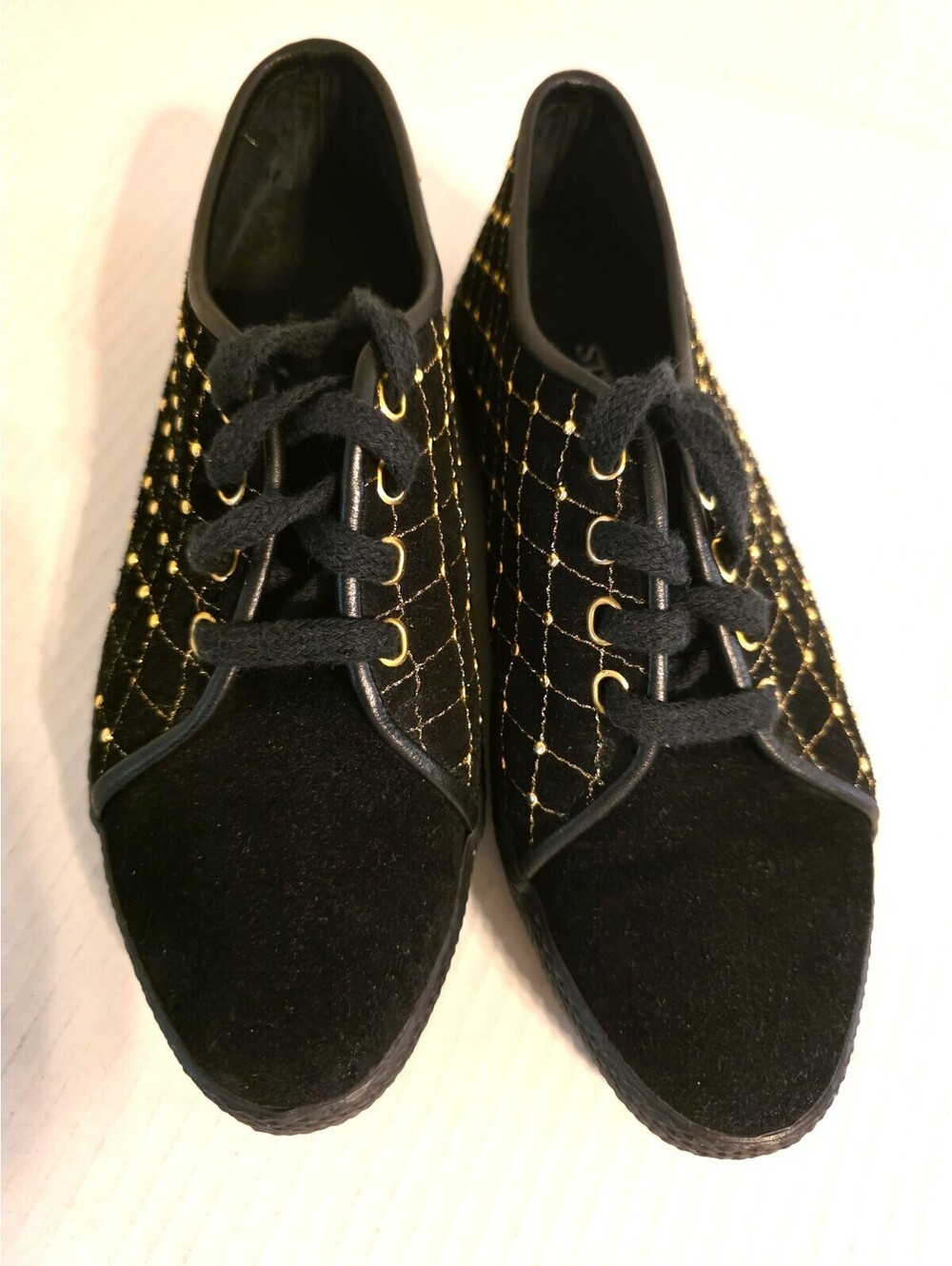 Stuart Weitzman Boyband Velvet Slip On Sneakers Quilted Gold Studs Size 6 New